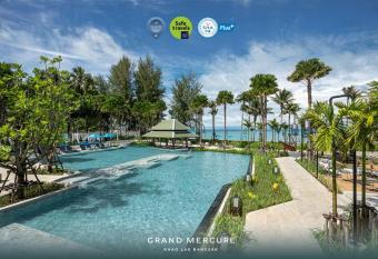 Grand Mercure Khao Lak Bangsak has Balcony rooms