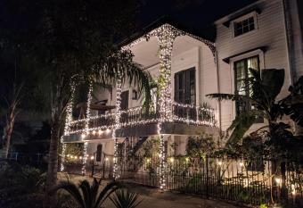 The Esplanade Guesthouse Mansion has Balcony rooms