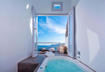 Luxury Santorini Villa Secret Escape Villa Private Pool Sea Caldera View 2 BDR Oia allows 18 year olds to book a room