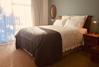 Art Glass Studio has Balcony rooms