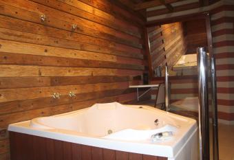 David Plaza Hotel allows 18 year olds to book a room