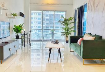 No.10 The Vintage @ Diffrent Home Feeling allows 18 year olds to book a room