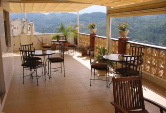 Villa Pico has Balcony rooms