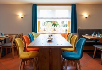 Fetzers Landhotel has Balcony rooms