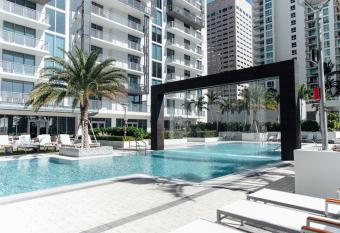 Mint House Miami - Downtown allows 18 year olds to book a room