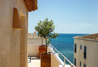 Blue Sardine Hostal Boutique Altea Adults Only has Balcony rooms