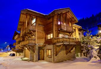 Chalet Valambrun - unashamedly luxurious Alpine living has rooms with a private hot tub
