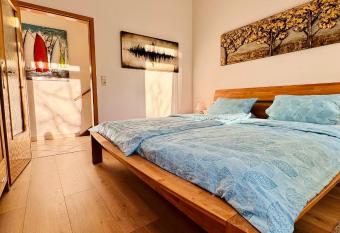 Attraktive Wohnung im gr  nen Hinterhof has Balcony rooms