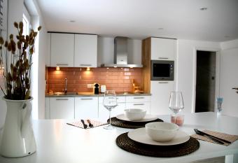 Appartement Blanc cocooning allows 18 year olds to book a room