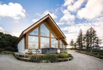 The Salthouse Lodges has Balcony rooms