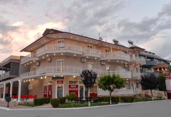 Villa Morfeas allows 18 year olds to book a room