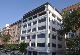 GOLAZ SU  T OTEL allows 18 year olds to book a room