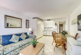 Hosteeva Atlantica Beachfront Condo Amazing Ocean Views has Balcony rooms