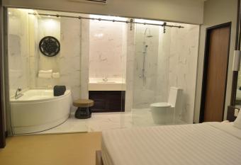 D Hotel & Suites has rooms with a private hot tub