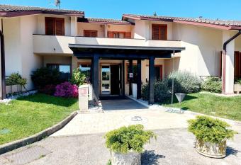 Montebello Park Hotel allows 18 year olds to book a room