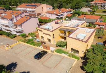 Villa Alpa has Balcony rooms