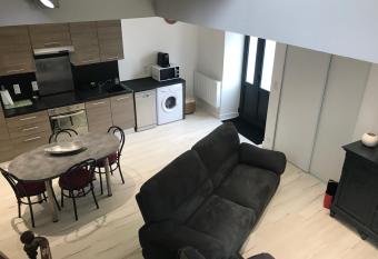 Au 44 allows 18 year olds to book a room