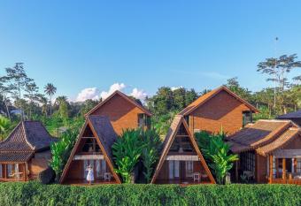 Alam Kawi Ubud Resort & Spa has Balcony rooms