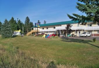 Scenic Motel Moncton allows 18 year olds to book a room