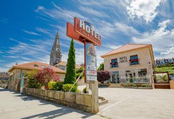 Hotel Arce allows 18 year olds to book a room