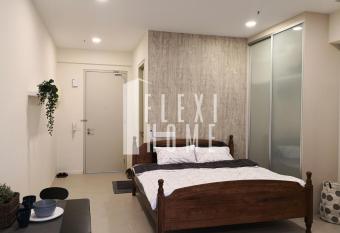 9am-5pm, SAME DAY CHECK IN AND CHECK OUT, Work from Home, Comfy & Quiet Tamarind Suites-Cyberjaya by Flexihome-MY, allows 18 year olds to book a room