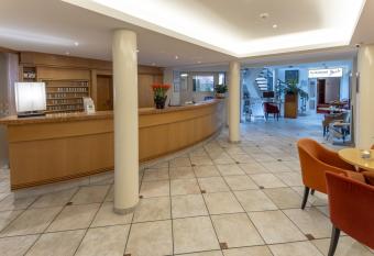 Hotel Gloria Superior allows 18 year olds to book a room