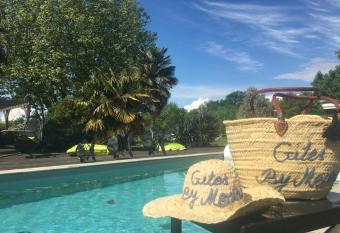 G  tes By Medoc allows 18 year olds to book a room