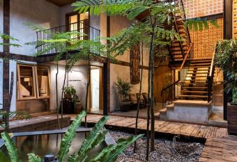 Ruang Tekuni allows 18 year olds to book a room