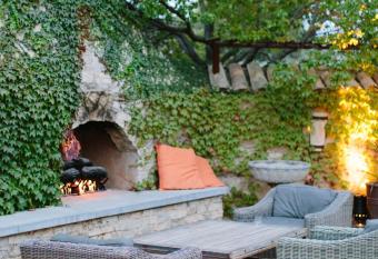 Seven Branches Venue And Inn has Balcony rooms