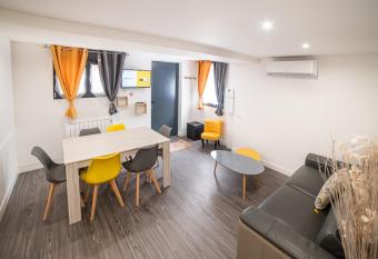Appartement ensoleill   Lyon allows 18 year olds to book a room