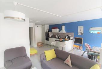 Logement familial tout   quip   (1 station de Paris) has Balcony rooms