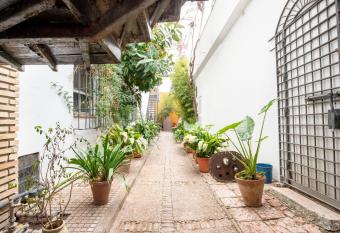 Hostal Santiago allows 18 year olds to book a room