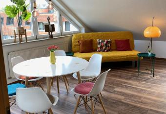 Sonnige Wohnung im Herzen von Marbach allows 18 year olds to book a room