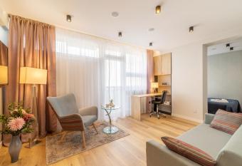 Piastowska Modern Apartment I Katowice Centrum Apartament allows 18 year olds to book a room