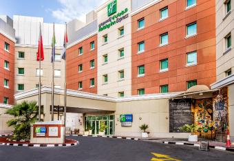 Holiday Inn Express Dubai Internet City, an IHG Hotel has Smoking rooms