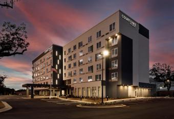 Courtyard by Marriott Pensacola I-10 West allows 18 year olds to book a room