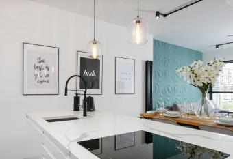 Luxe Scandinavian Boutique Apartment by The Jacksonheim Boutique has Balcony rooms