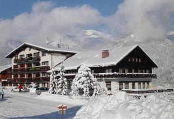 Fairrooms - 24h Self-Check-In allows 18 year olds to book a room