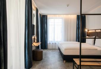 H2 Hotel Budapest allows 18 year olds to book a room