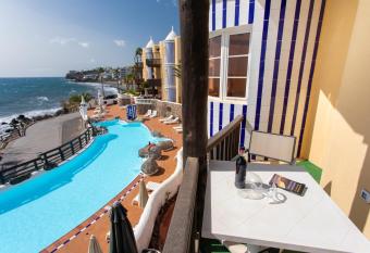 Altamar 44 balcony&pool By CanariasGetaway has Balcony rooms