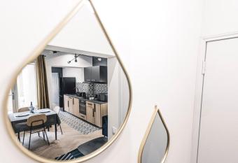 Art D  co Gare & Spa allows 18 year olds to book a room