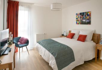 R  sidence Services DOMITYS La Cantate allows 18 year olds to book a room