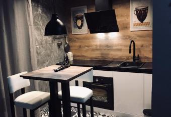 Bubinga allows 18 year olds to book a room