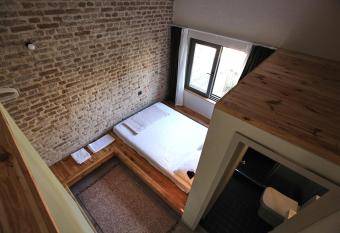 FLANEUR HOSTEL allows 18 year olds to book a room