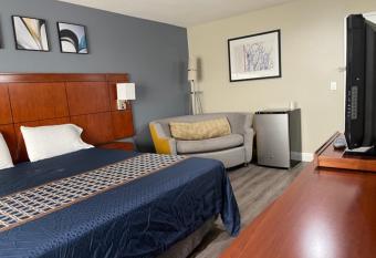 Bel Air Motor Hotel has Balcony rooms