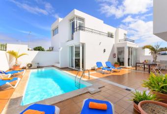 Luis iii has Balcony rooms