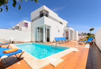 Luis I has Balcony rooms