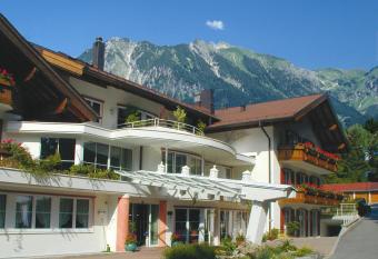 Ringhotel Nebelhornblick has Balcony rooms