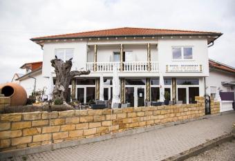 Hotel Restaurant Artemis has Balcony rooms