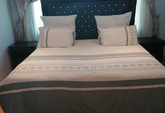 JB Countrylife Accommodation has Balcony rooms